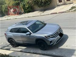 ڤۆڵکسواگن ئەتڵەس کرۆس سپۆرت